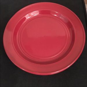 Red dinner plates